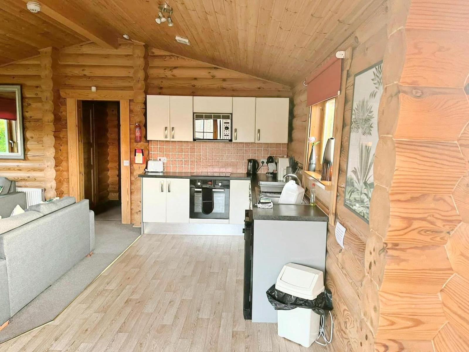 Little Eden Country Park, With Private Hot Tubs