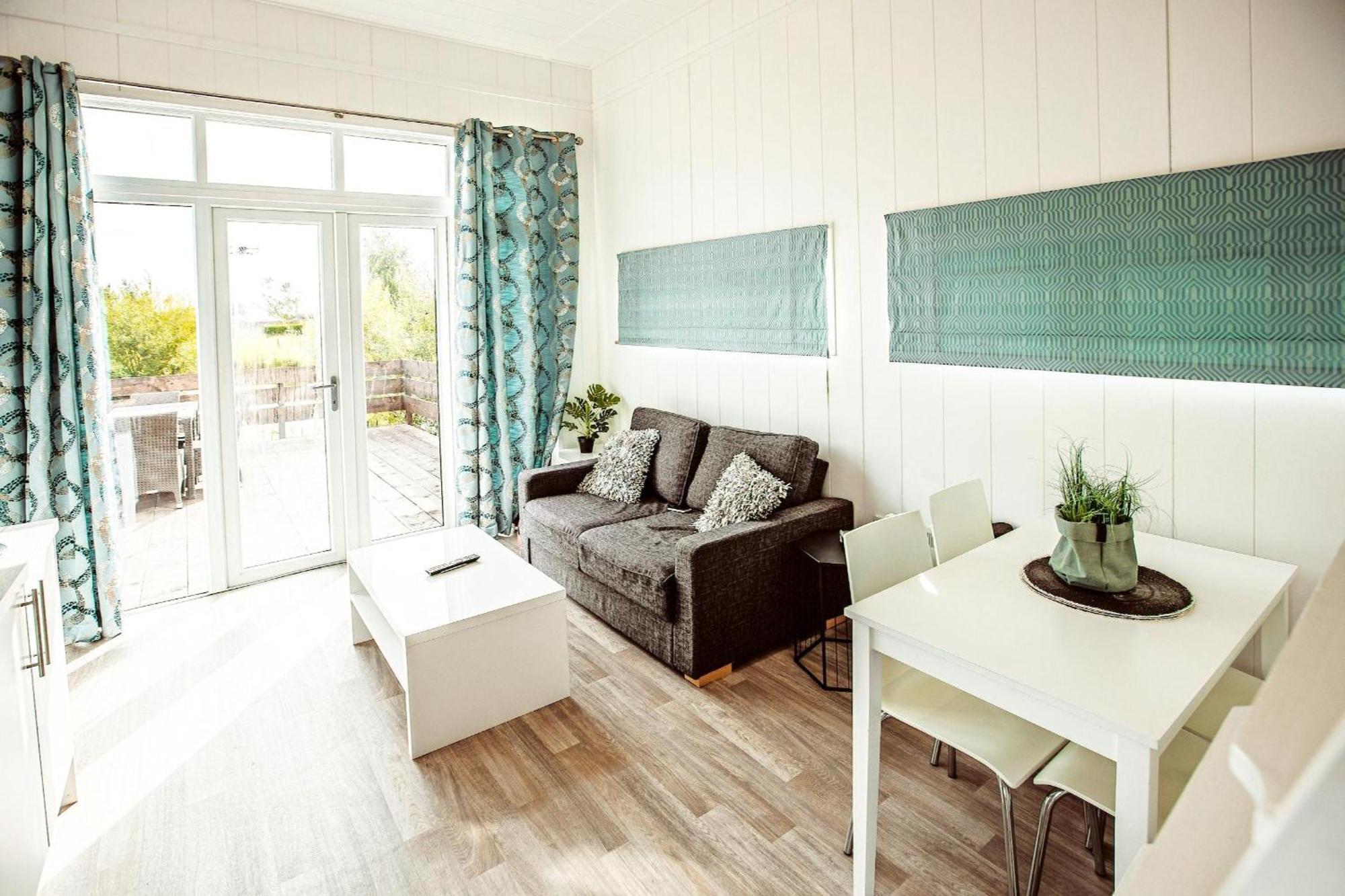 Little Eden Country Park, With Private Hot Tubs Hébergement de vacances
