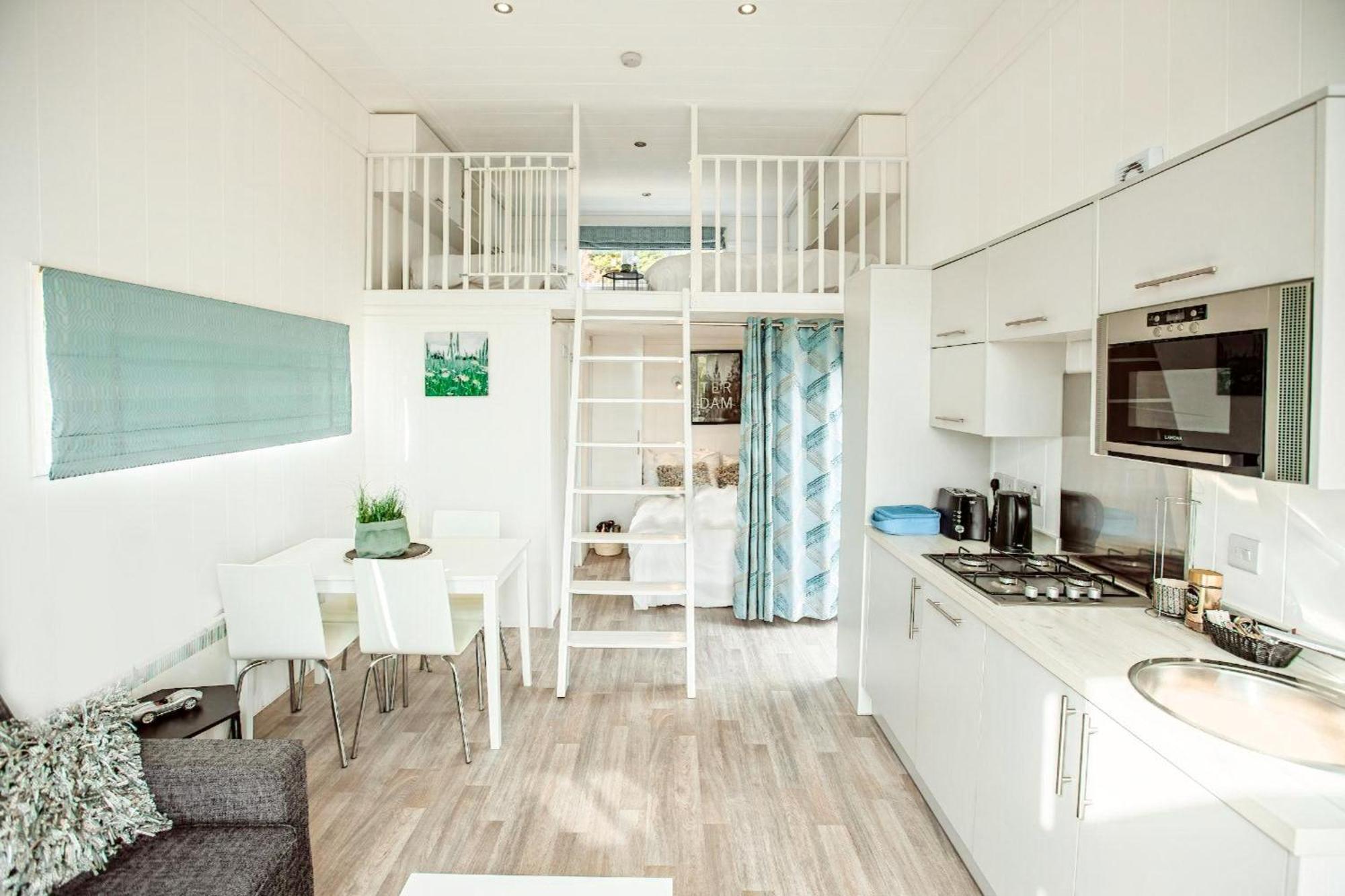 Little Eden Country Park, With Private Hot Tubs Hébergement de vacances
