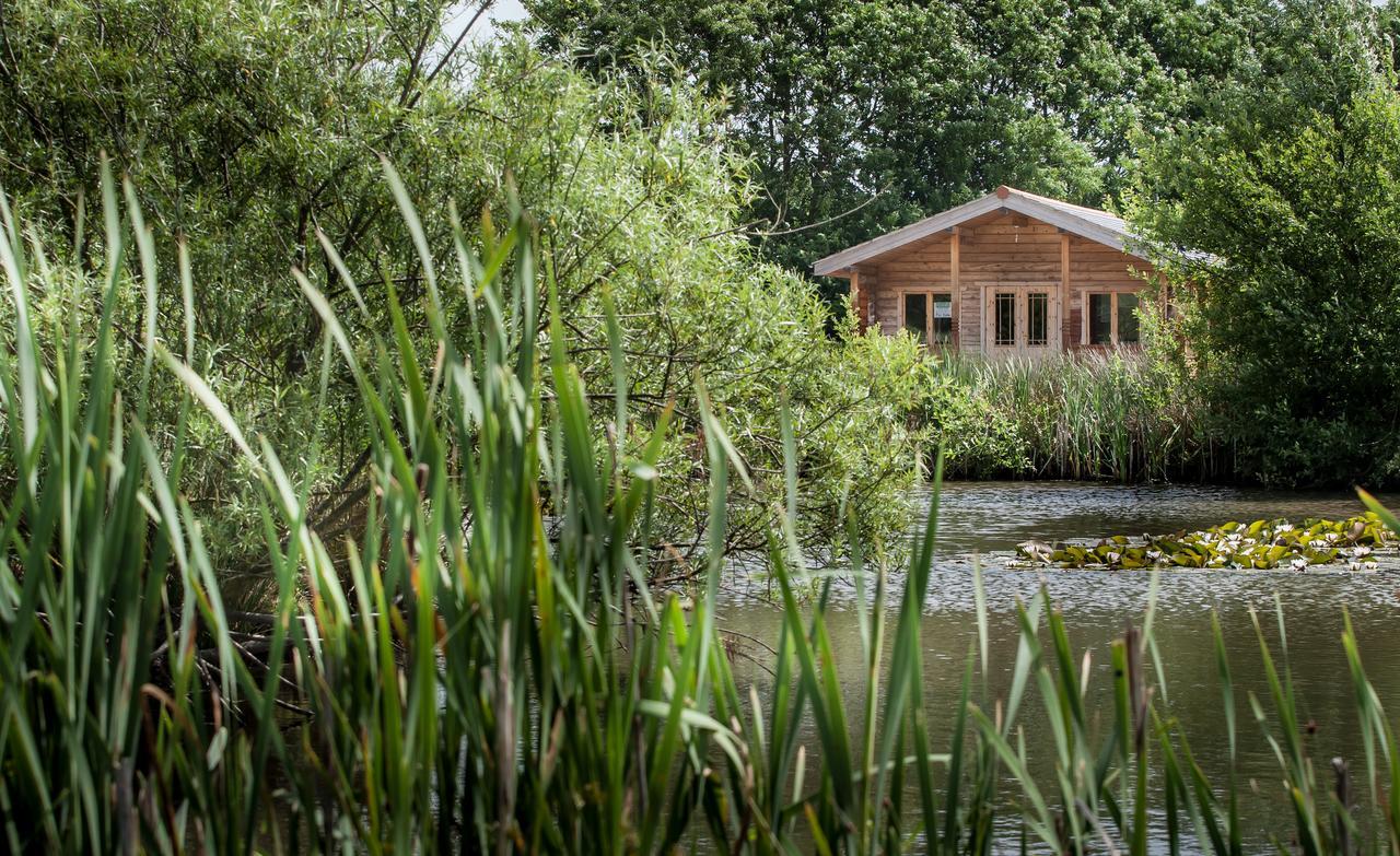 Hébergement de vacances Little Eden Country Park, With Private Hot Tubs *
