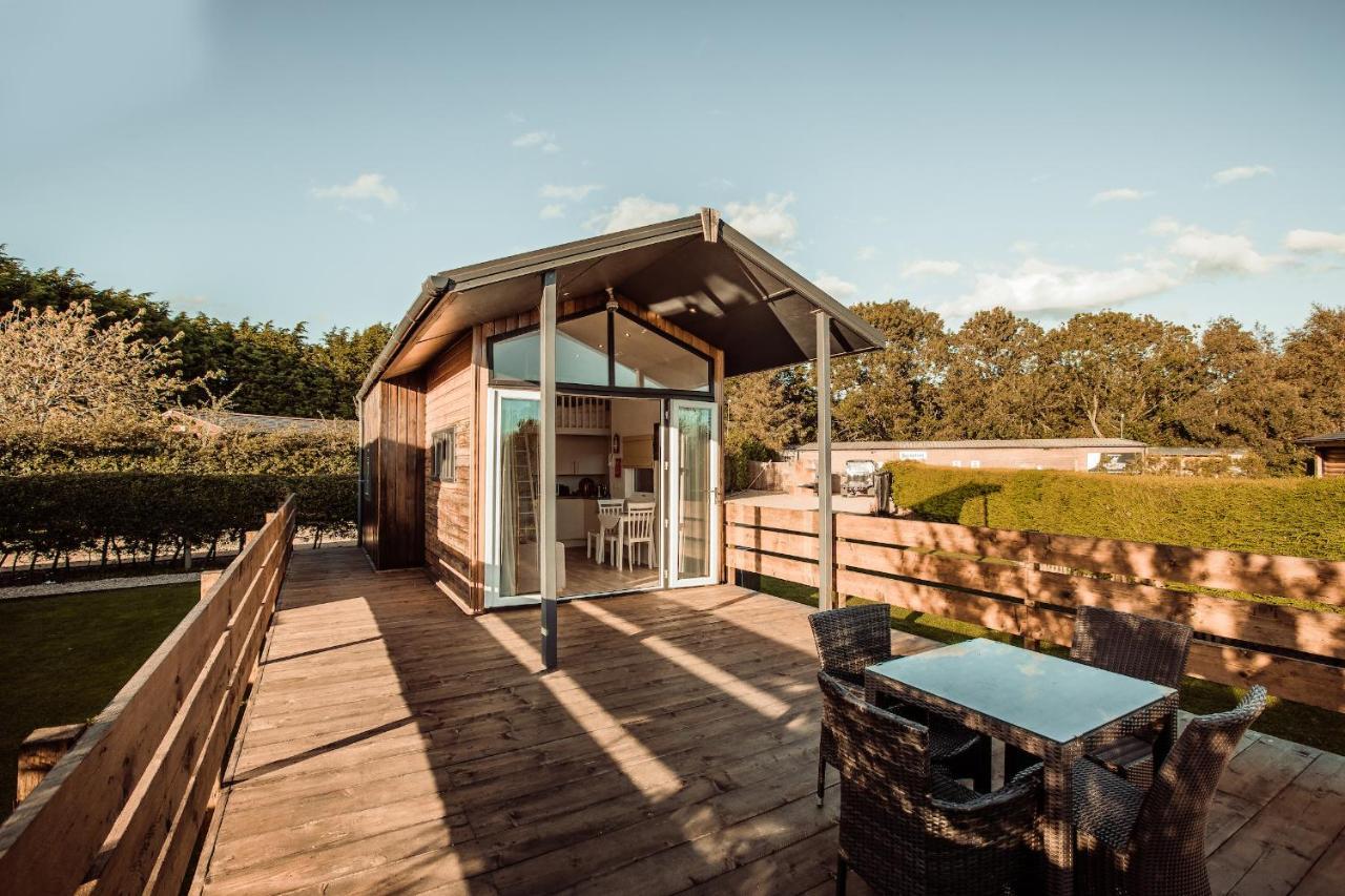 Little Eden Country Park, With Private Hot Tubs Holiday home Bridlington